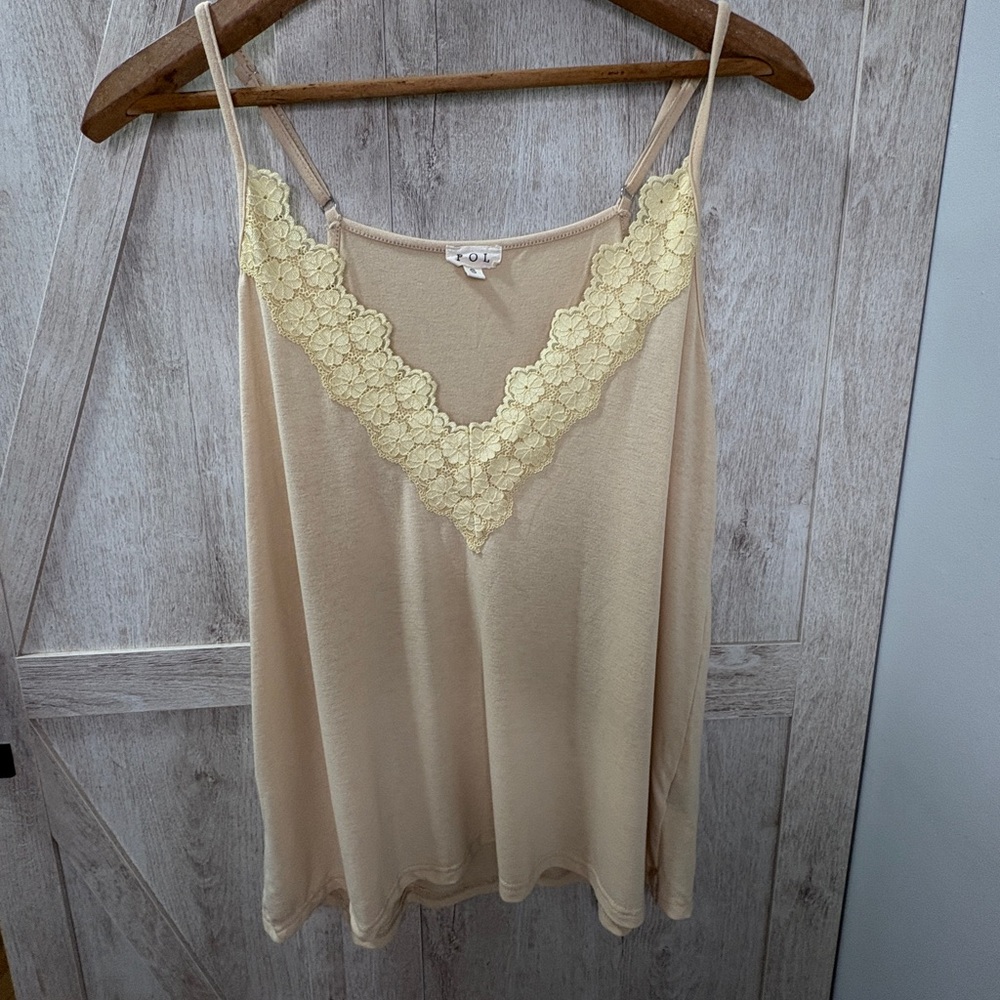 POL Cream Lace V-Neck Cami Adjustable Straps Oversized Small - Picture 2 of 5